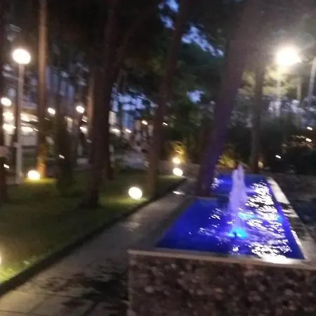 Gasthuis Golem - Kompleksi Xixa Golem (Tirana)